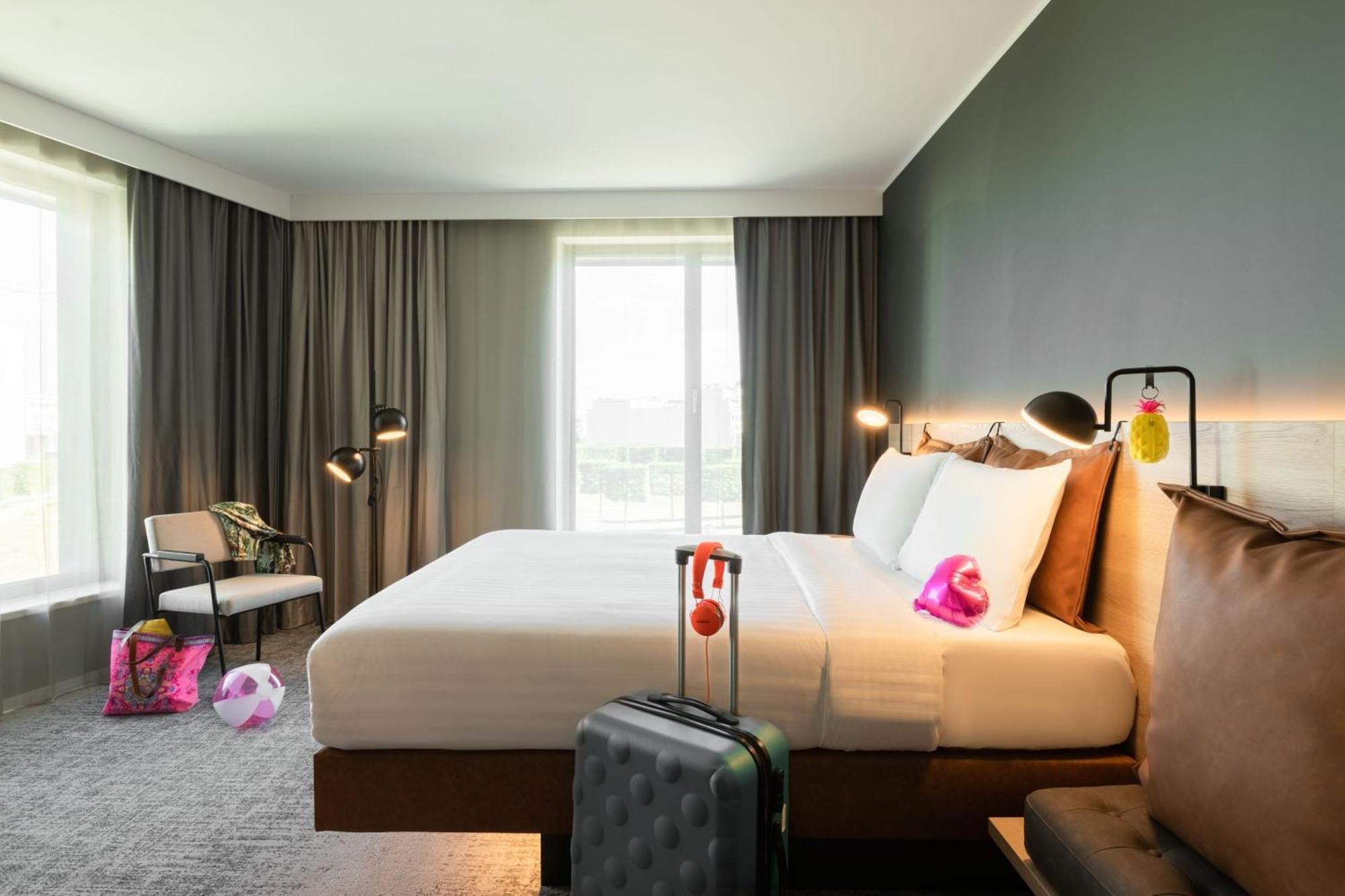 Moxy Paris Val D'Europe Hotell Montévrain Exteriör bild