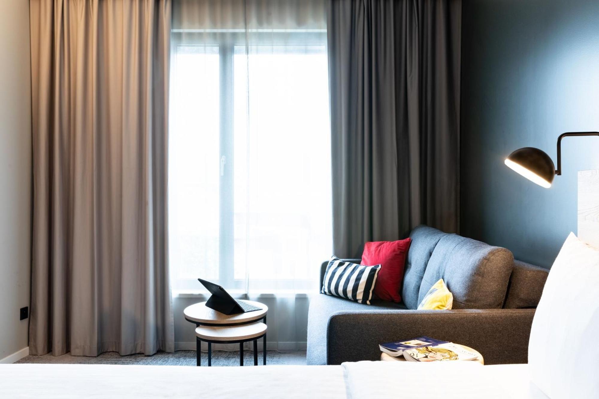 Moxy Paris Val D'Europe Hotell Montévrain Exteriör bild